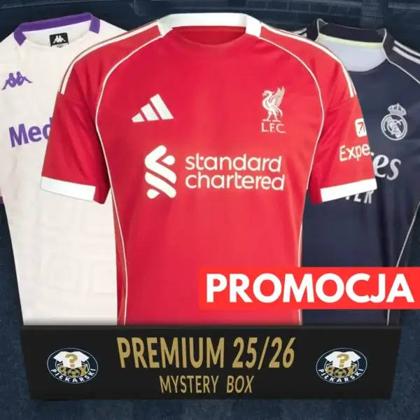 Czerwona koszulka piłkarska Liverpool, biała Fiorentina oraz granatowa Real Madryt.