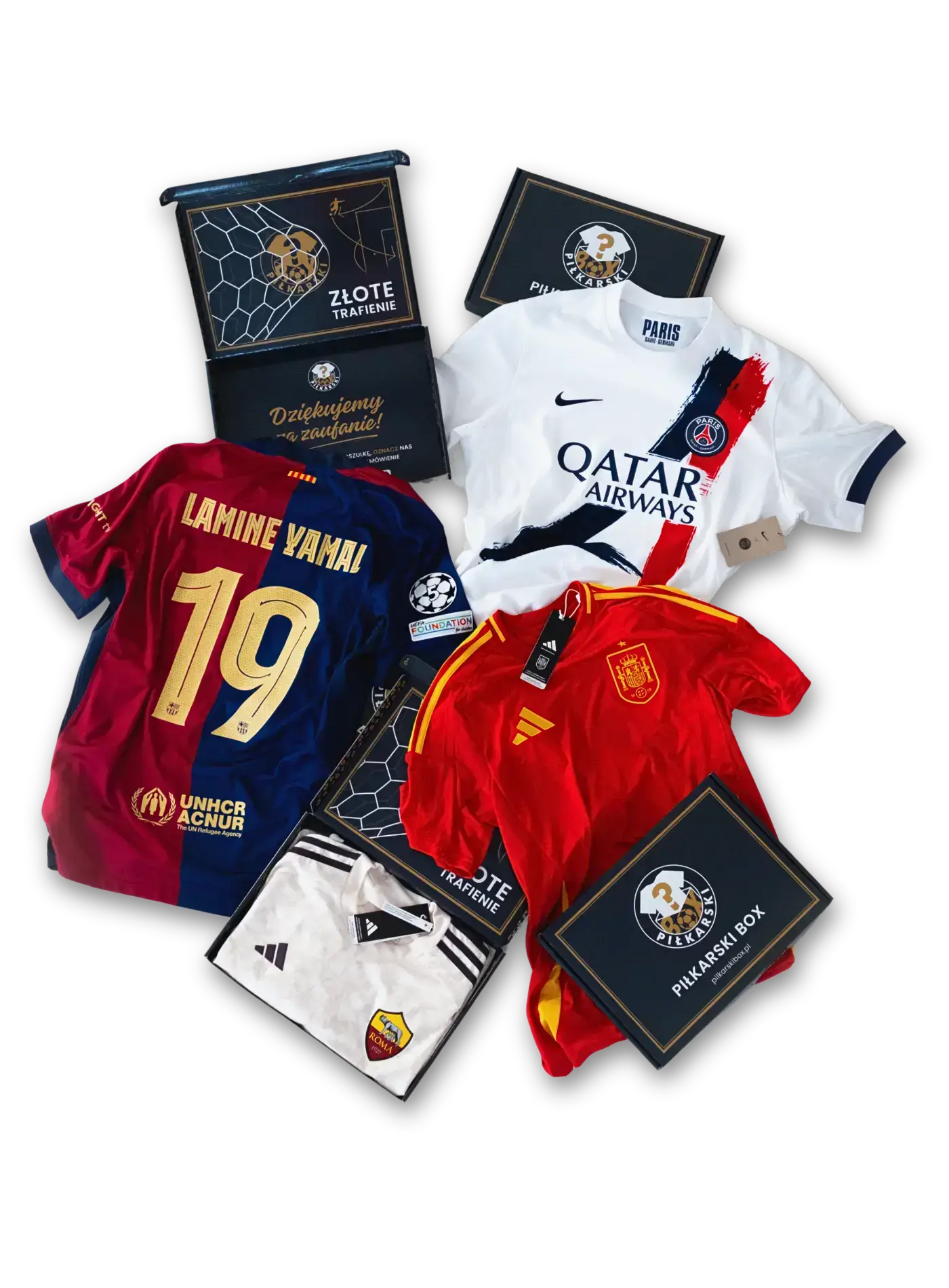 Mystery Boxy z oryginalnymi koszulkami piłkarskimi i kartonikami Piłkarski Box. Koszulka FC Barcelona z nadrukiem Lamine Yamal, koszulka PSG, AS Roma oraz Reprezentacja Hiszpanii.