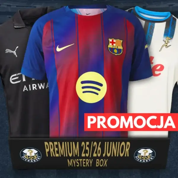 Niebiesko-czerwona koszulka piłkarska FC Barcelona, czarna Manchester City oraz biała Atalanta.